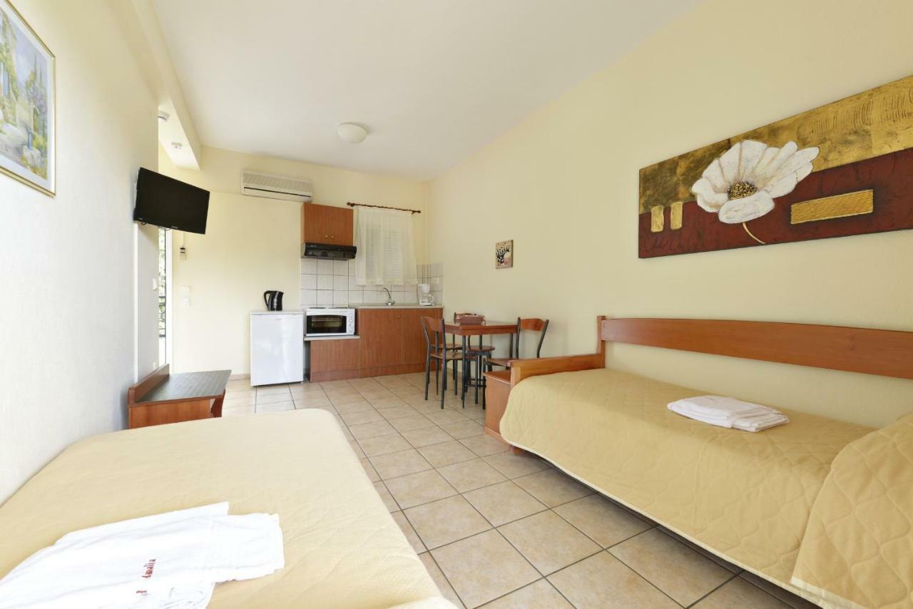 Amalia Aparthotel Palaiontsiflikion Exterior photo
